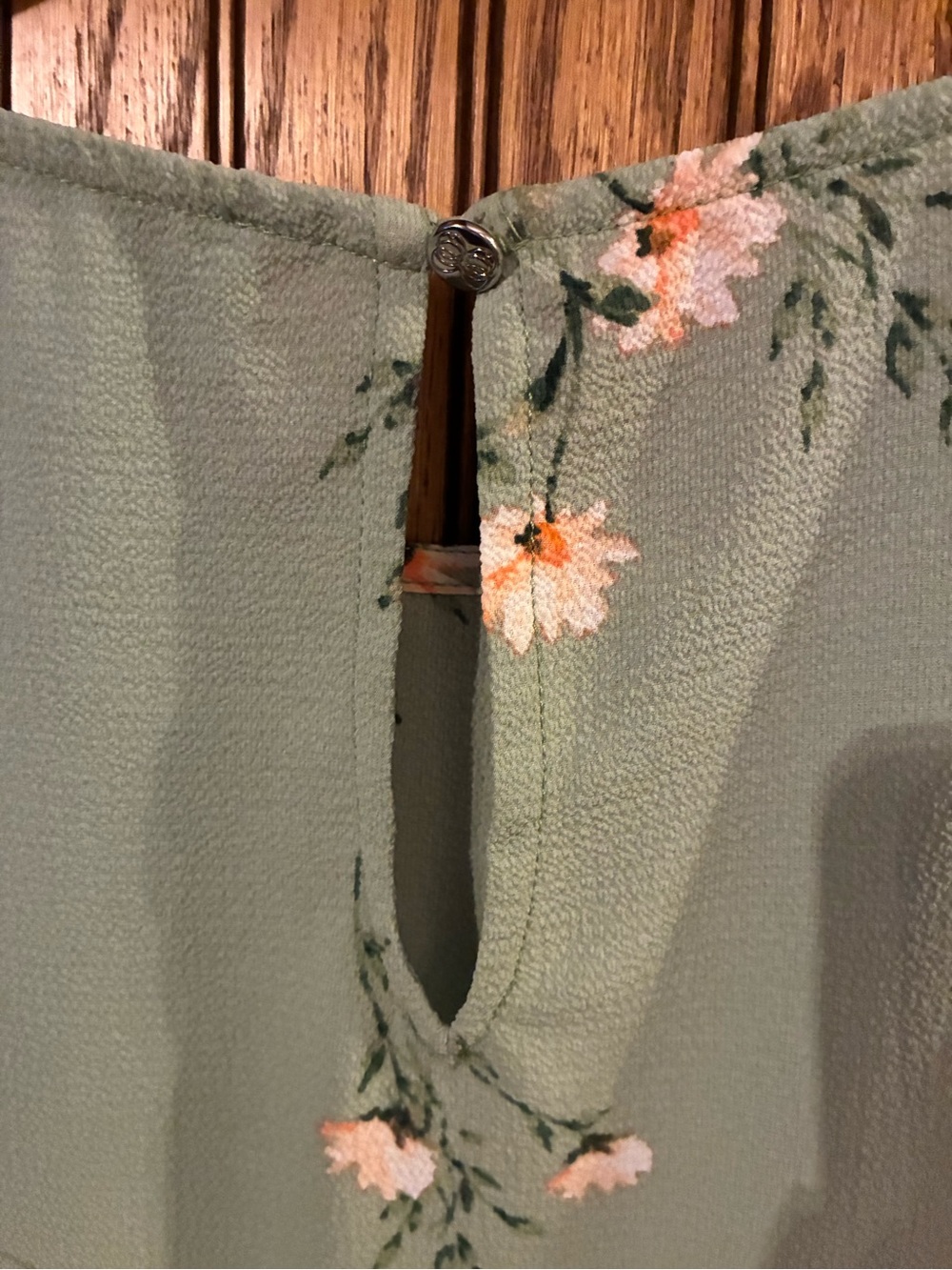 CeCe Sage Green Floral Tie-Sleeve Blouse - Picture 4 of 5